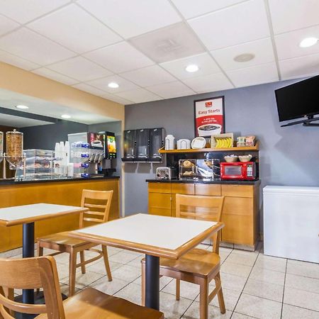 Econo Lodge Inn & Suites I-35 At Shawnee Mission Όβερλαντ Παρκ Εξωτερικό φωτογραφία