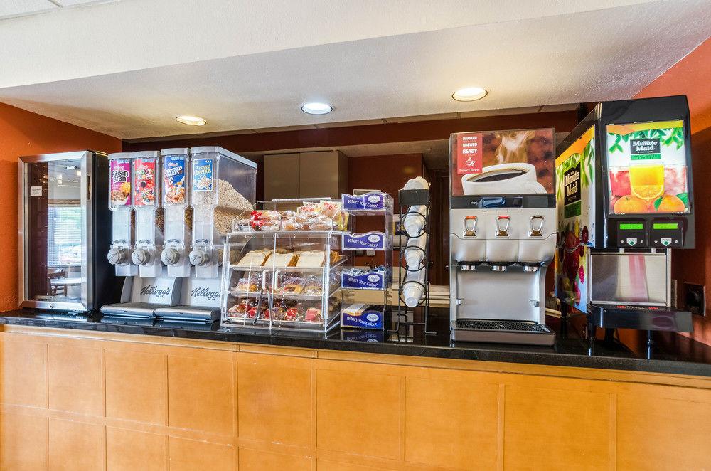 Econo Lodge Inn & Suites I-35 At Shawnee Mission Όβερλαντ Παρκ Εξωτερικό φωτογραφία