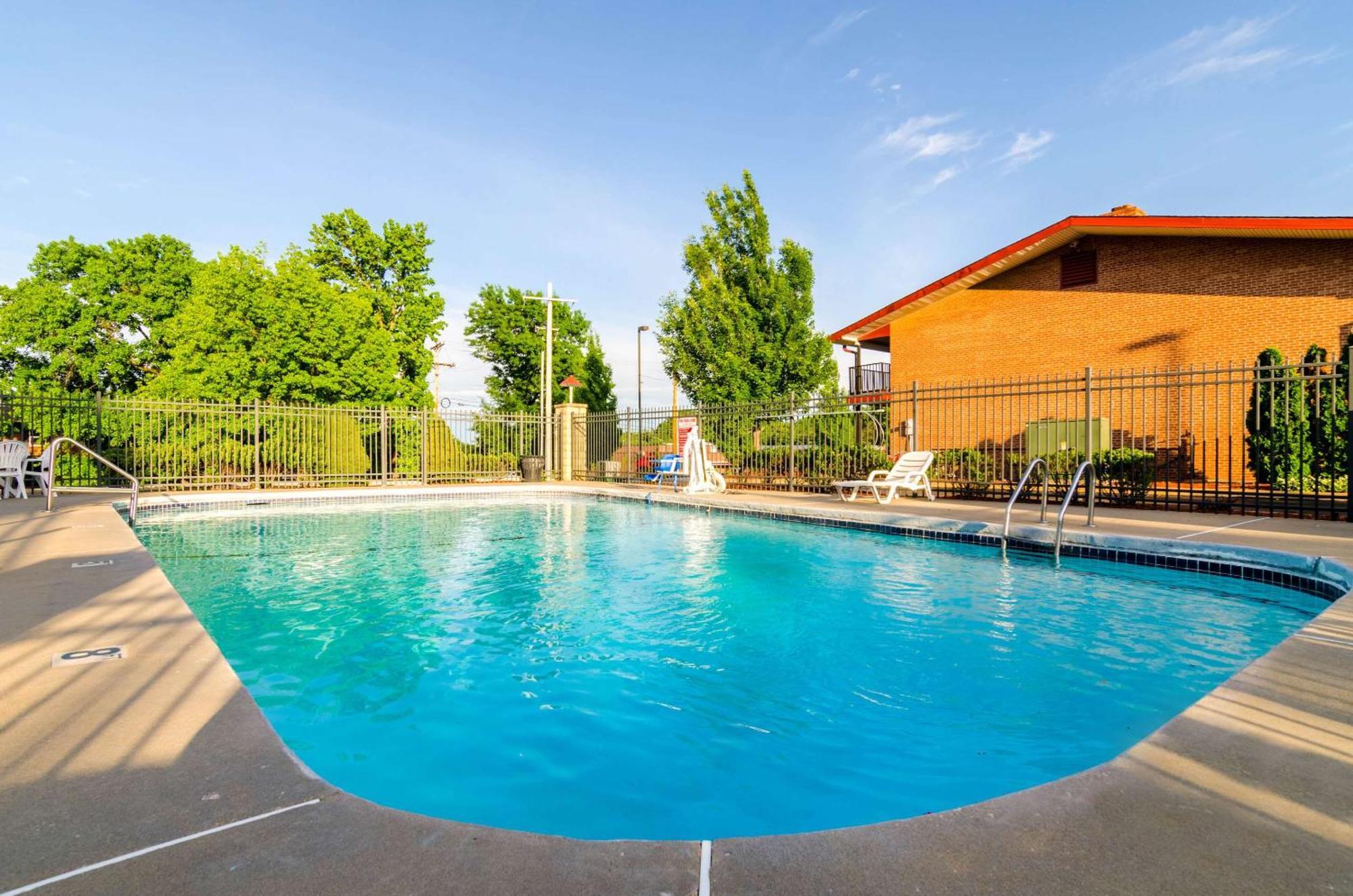 Econo Lodge Inn & Suites I-35 At Shawnee Mission Όβερλαντ Παρκ Εξωτερικό φωτογραφία