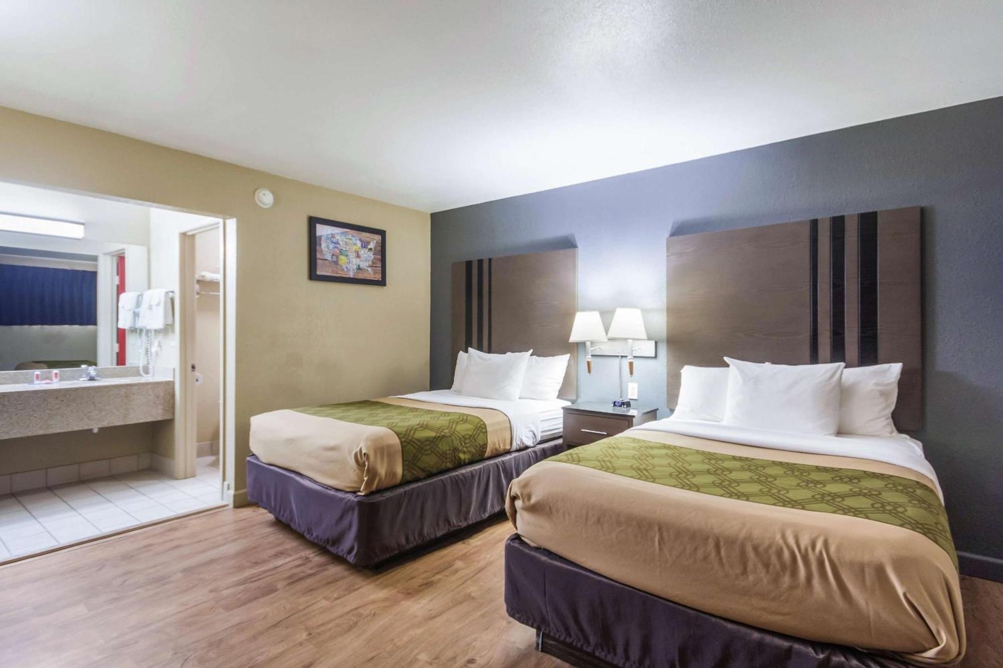 Econo Lodge Inn & Suites I-35 At Shawnee Mission Όβερλαντ Παρκ Εξωτερικό φωτογραφία