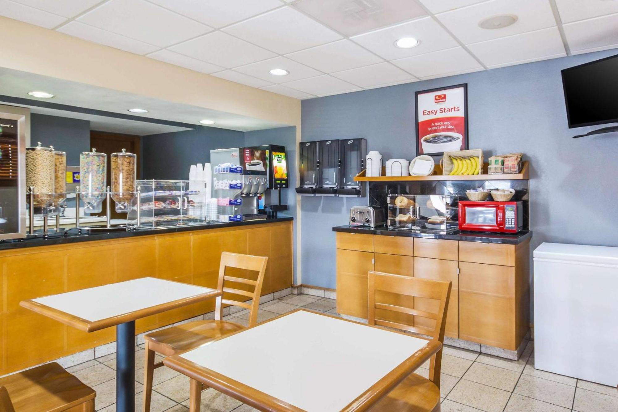 Econo Lodge Inn & Suites I-35 At Shawnee Mission Όβερλαντ Παρκ Εξωτερικό φωτογραφία