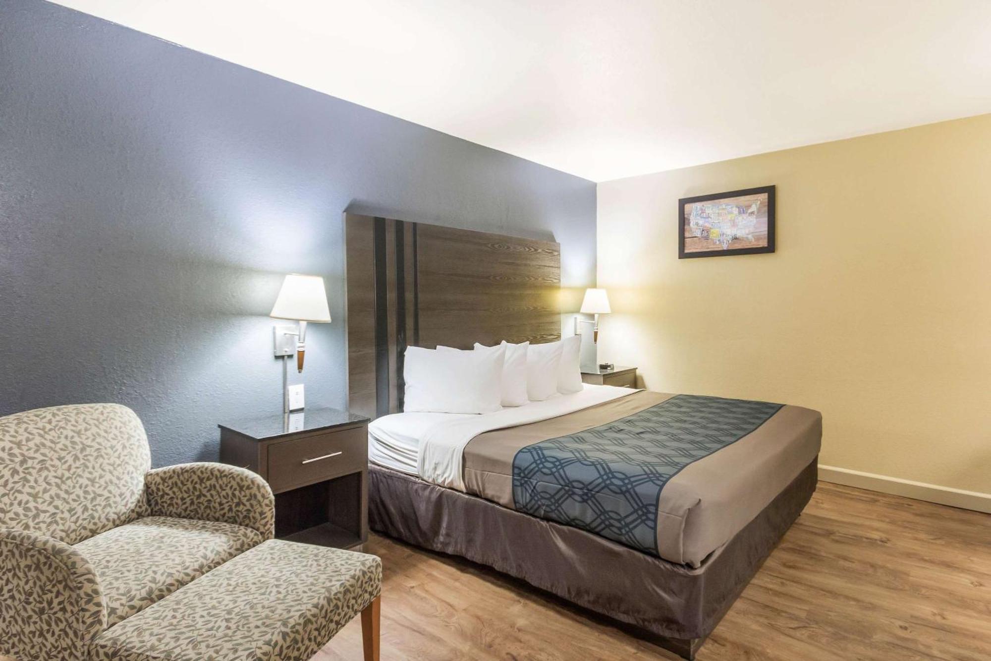 Econo Lodge Inn & Suites I-35 At Shawnee Mission Όβερλαντ Παρκ Εξωτερικό φωτογραφία