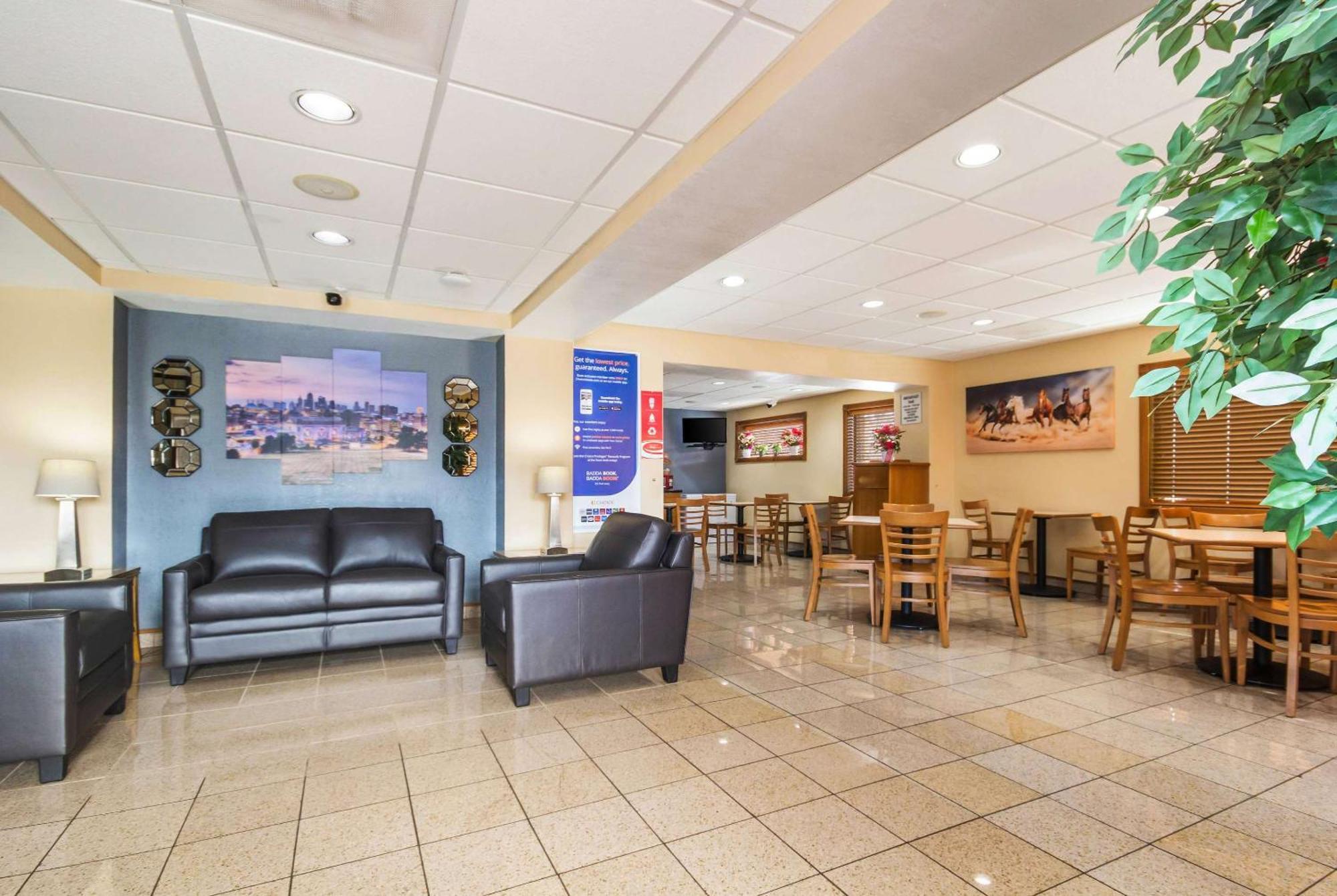 Econo Lodge Inn & Suites I-35 At Shawnee Mission Όβερλαντ Παρκ Εξωτερικό φωτογραφία