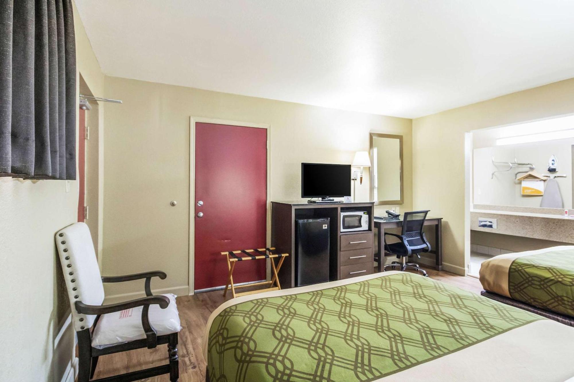 Econo Lodge Inn & Suites I-35 At Shawnee Mission Όβερλαντ Παρκ Εξωτερικό φωτογραφία