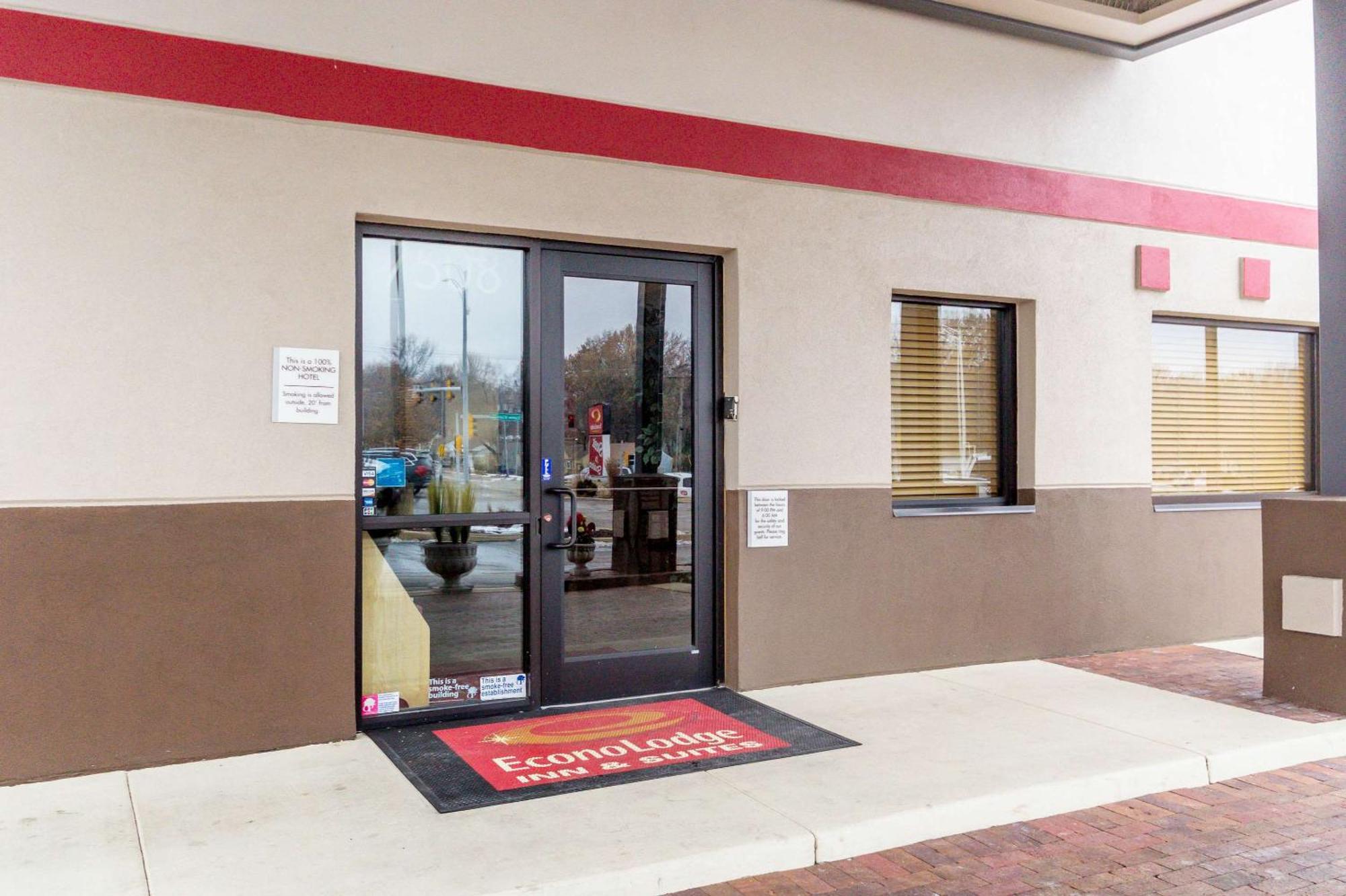 Econo Lodge Inn & Suites I-35 At Shawnee Mission Όβερλαντ Παρκ Εξωτερικό φωτογραφία