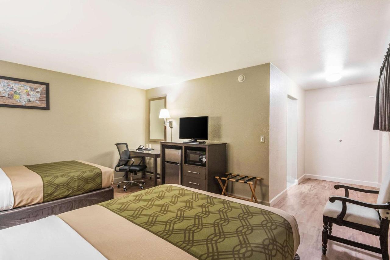 Econo Lodge Inn & Suites I-35 At Shawnee Mission Όβερλαντ Παρκ Εξωτερικό φωτογραφία